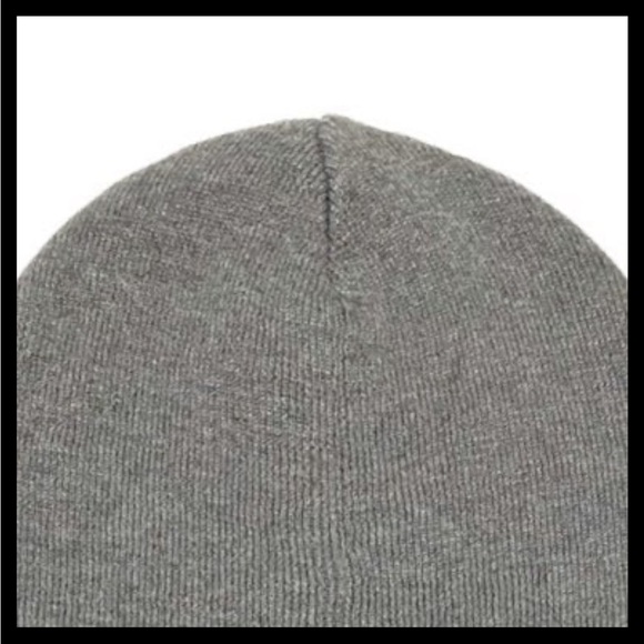 UGG Authentic Gray Ribbed Logo Beanie Hat NWT - Picture 4 of 10